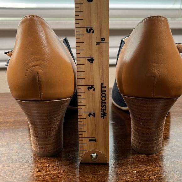 NWOT FIDJI Heeled Pumps Tan & Navy Leather Size 41 Padded Insole - Picture 9 of 10